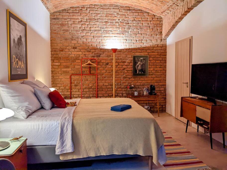 Romantic And Atypical Apartments In Prague'S Montmartre Экстерьер фото