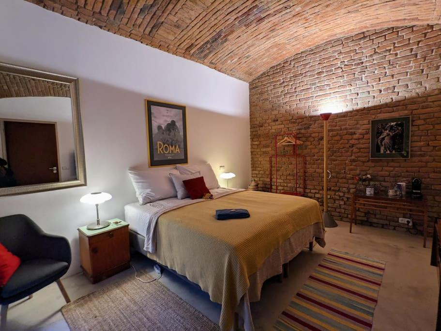 Romantic And Atypical Apartments In Prague'S Montmartre Экстерьер фото