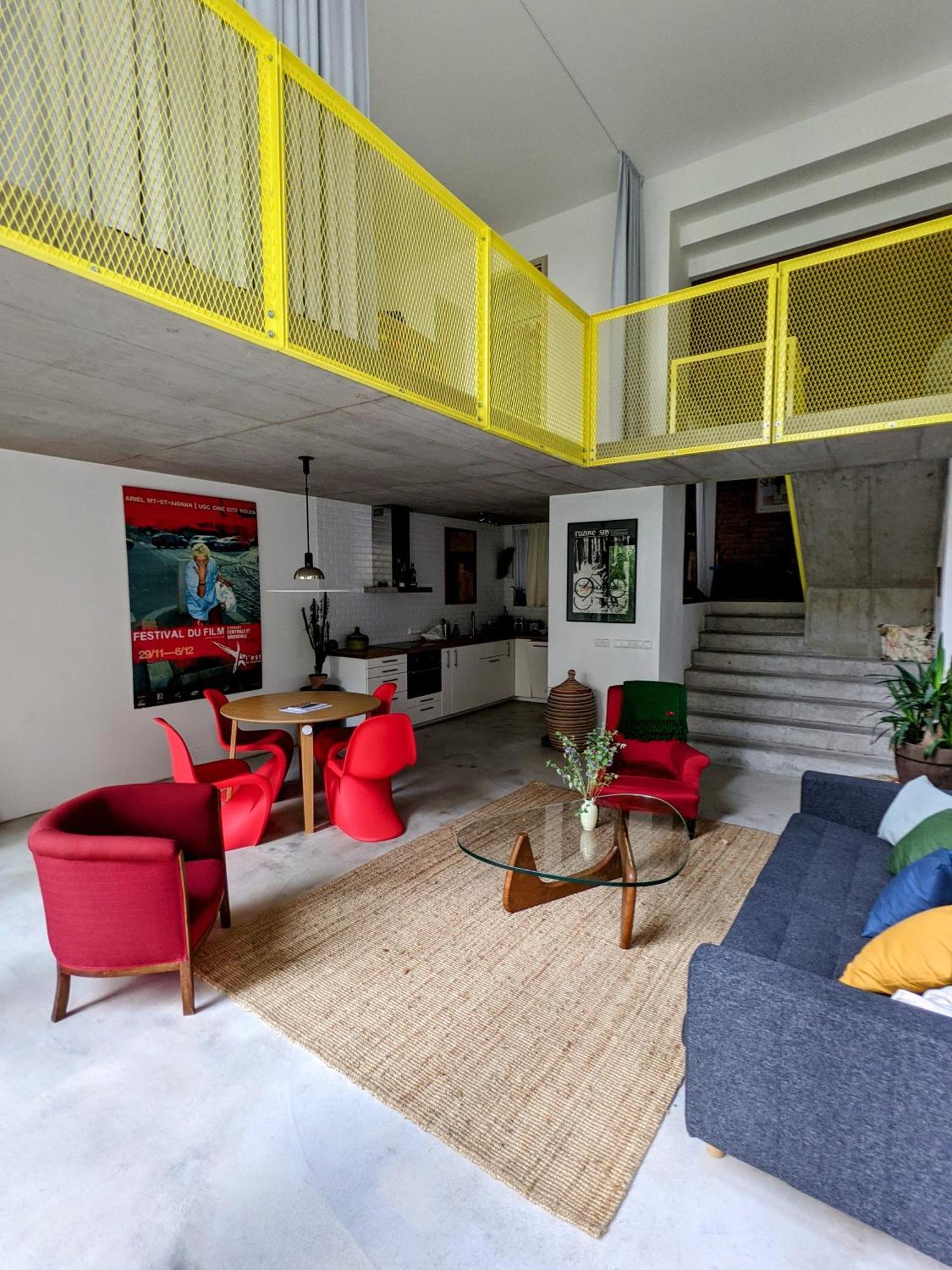 Romantic And Atypical Apartments In Prague'S Montmartre Экстерьер фото