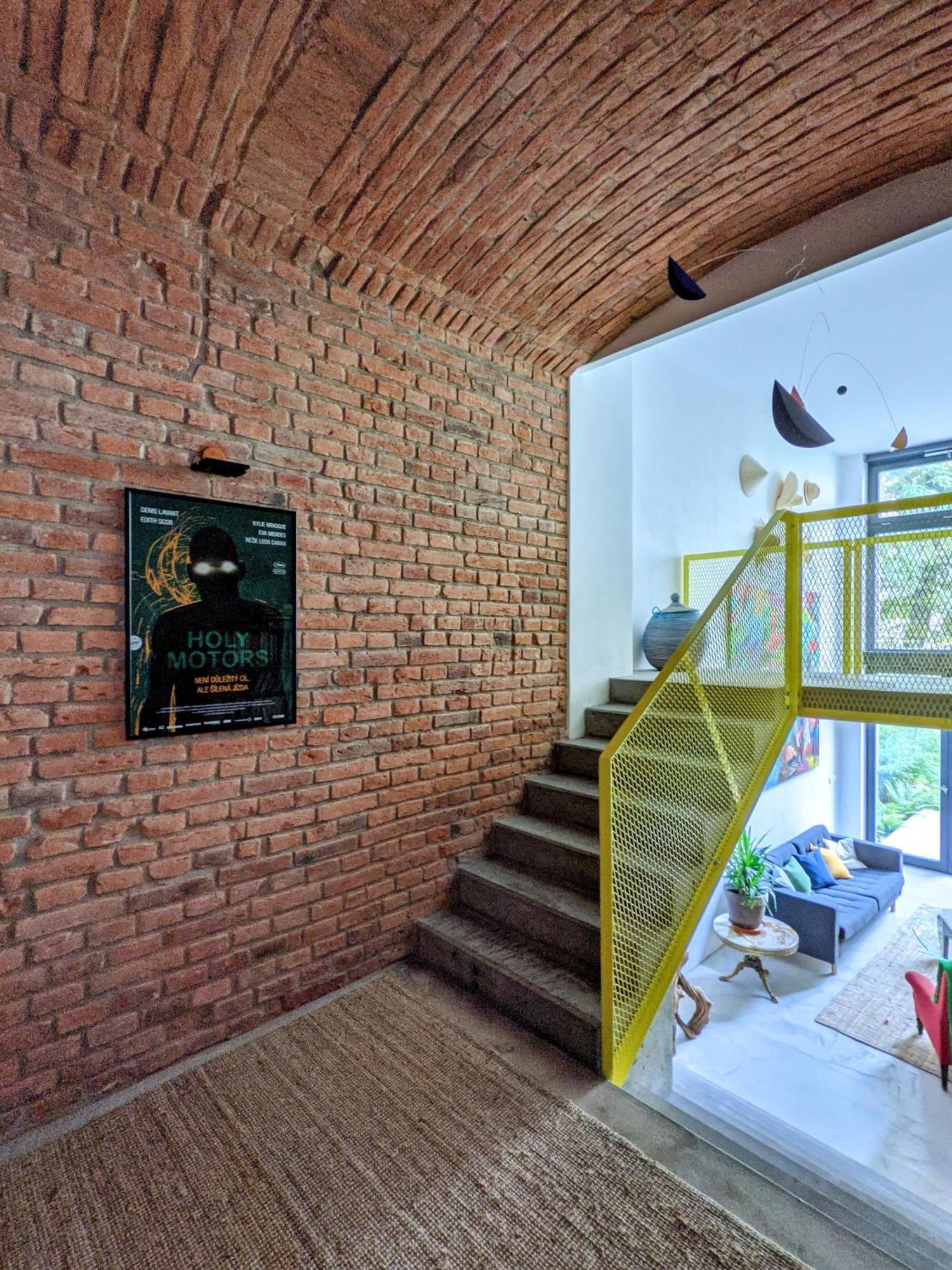 Romantic And Atypical Apartments In Prague'S Montmartre Экстерьер фото